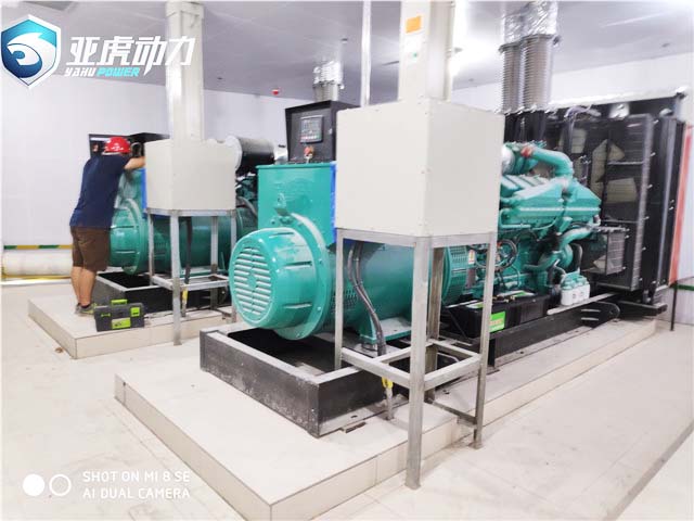 800KW康明斯發電機